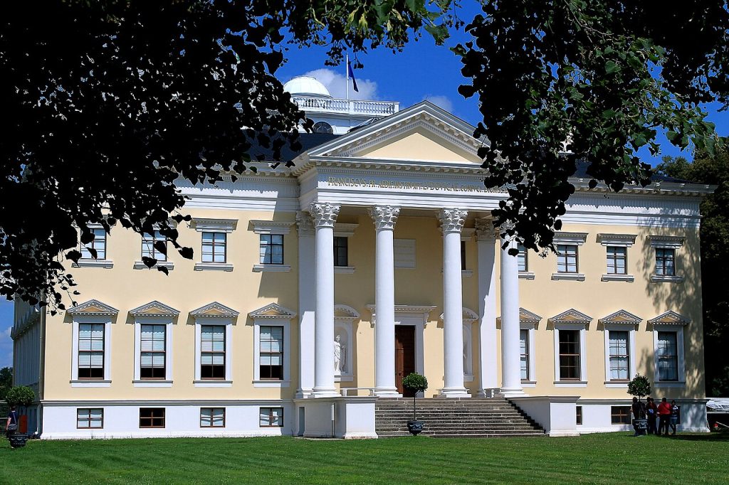 Worlitz Palace in the park