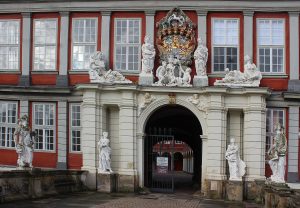 The palace and its surroundings